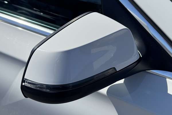 2012 BMW 7 Series 750i F01 LCI