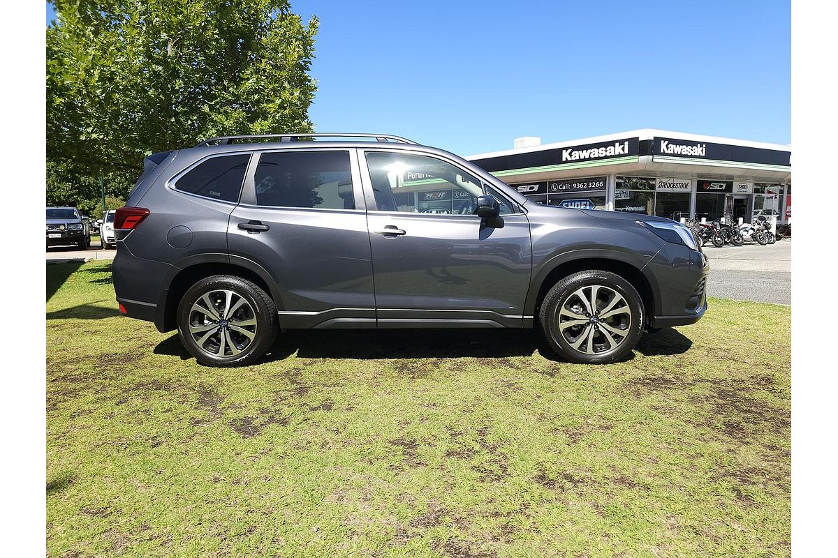 2024 Subaru Forester 2.5i Premium S5