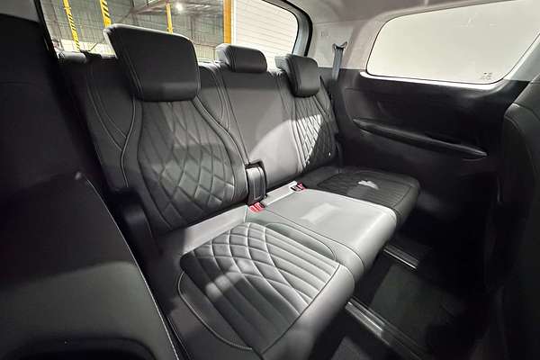 2022 LDV MIFA 9 Luxe