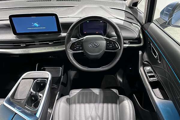 2022 LDV MIFA 9 Luxe