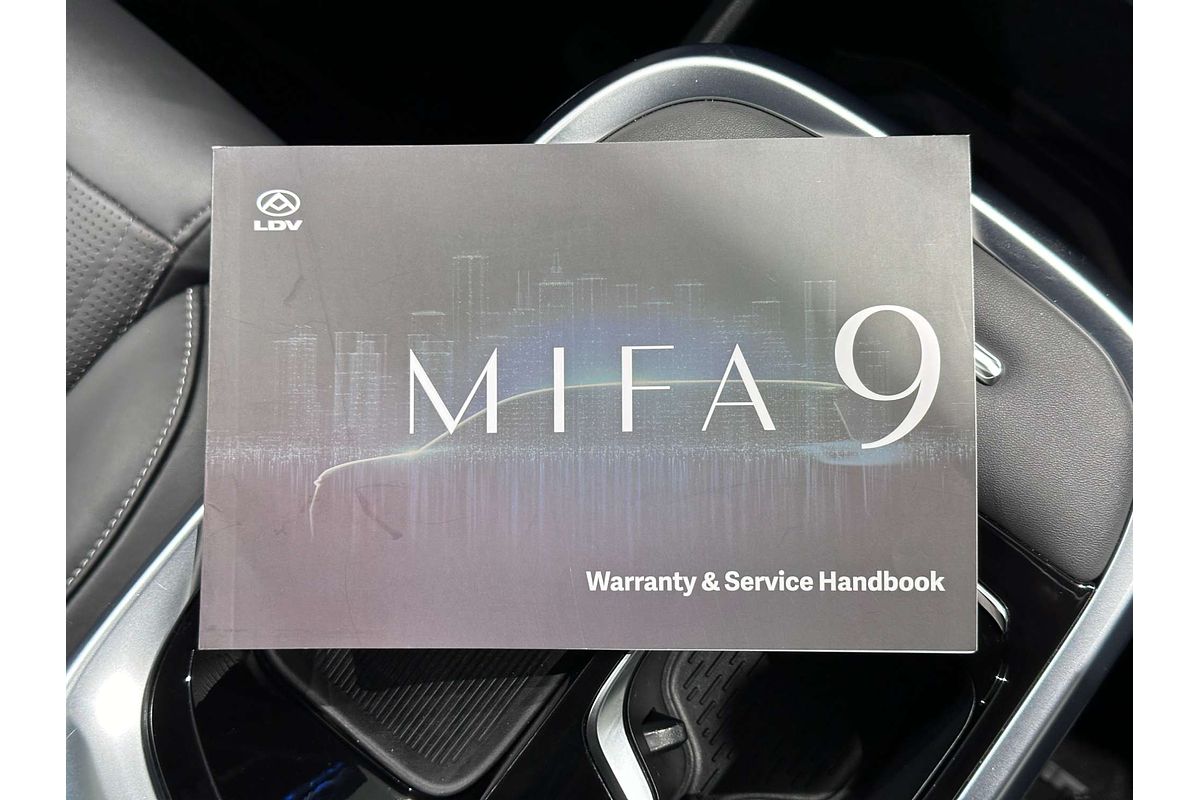 2022 LDV MIFA 9 Luxe