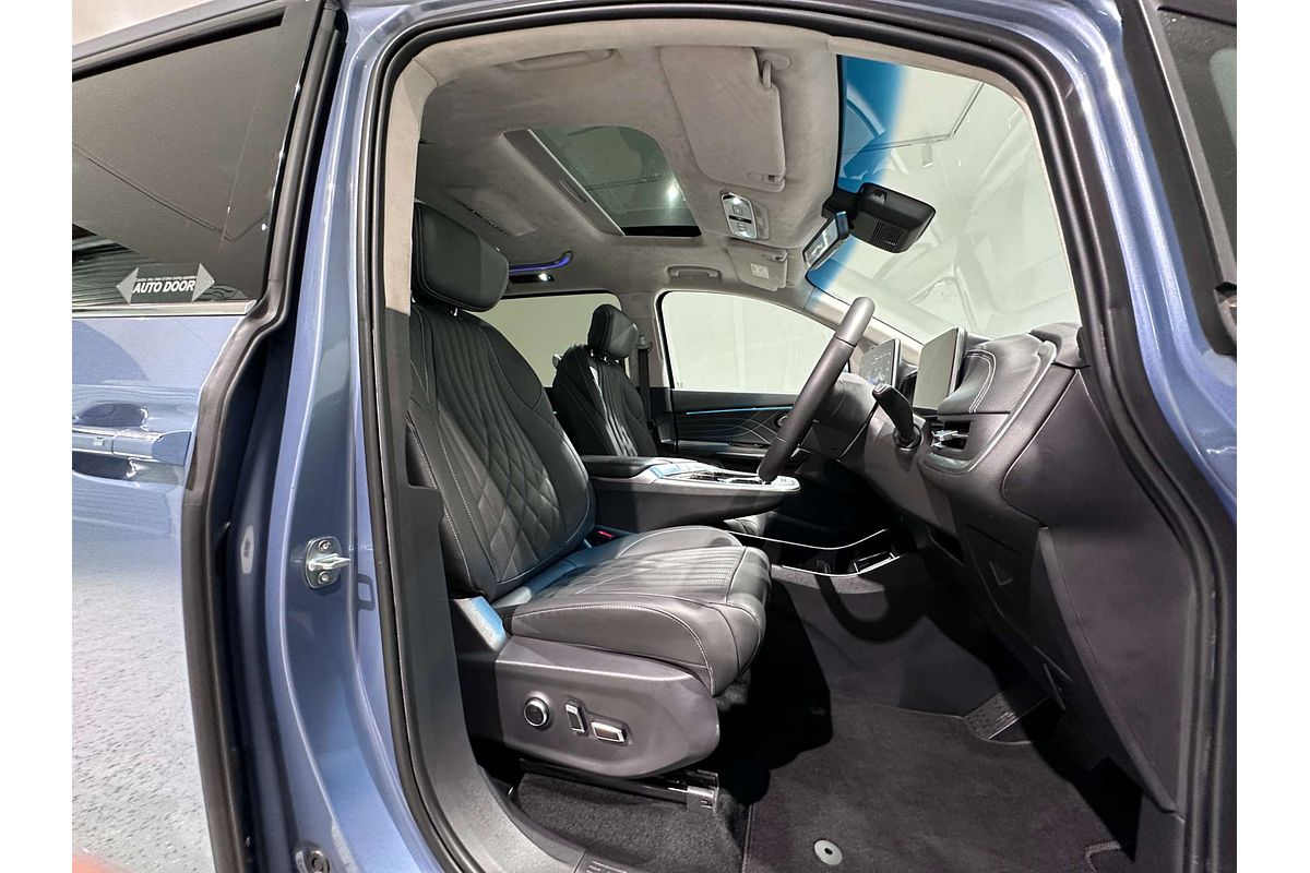 2022 LDV MIFA 9 Luxe