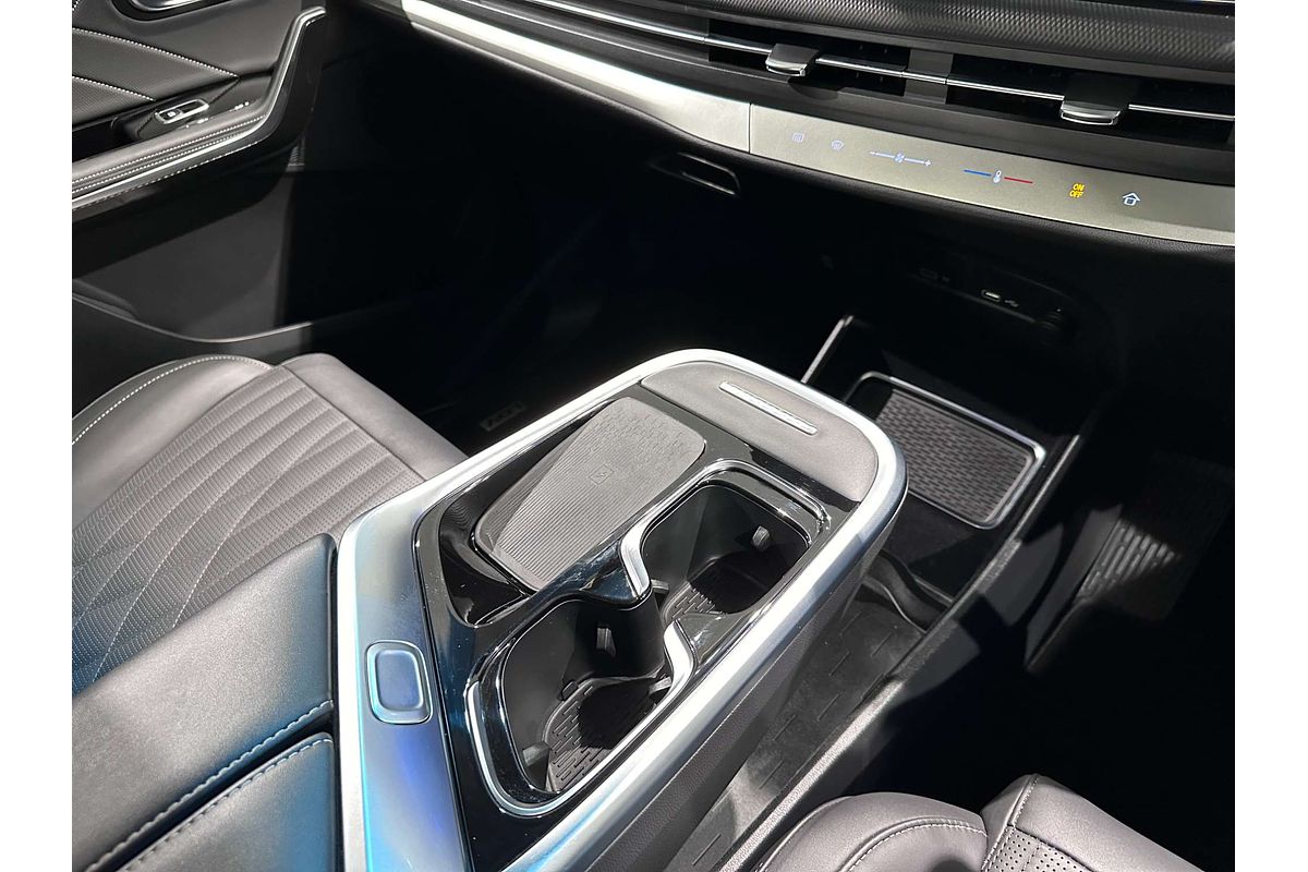 2022 LDV MIFA 9 Luxe