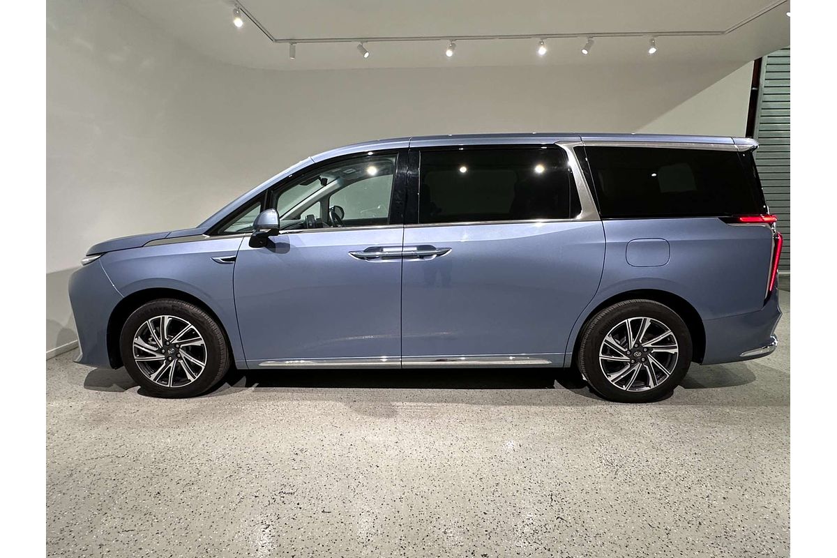 2022 LDV MIFA 9 Luxe