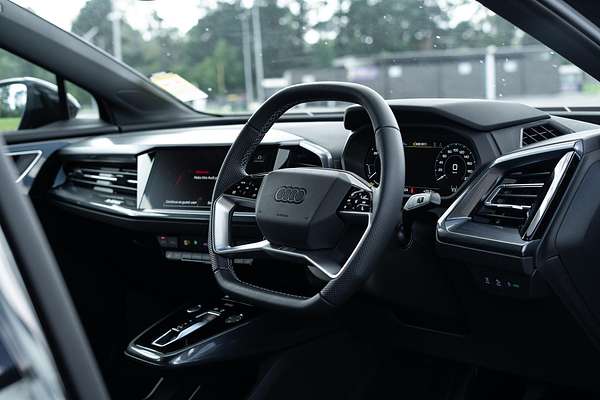 2024 Audi Q4 e-tron 55 F4