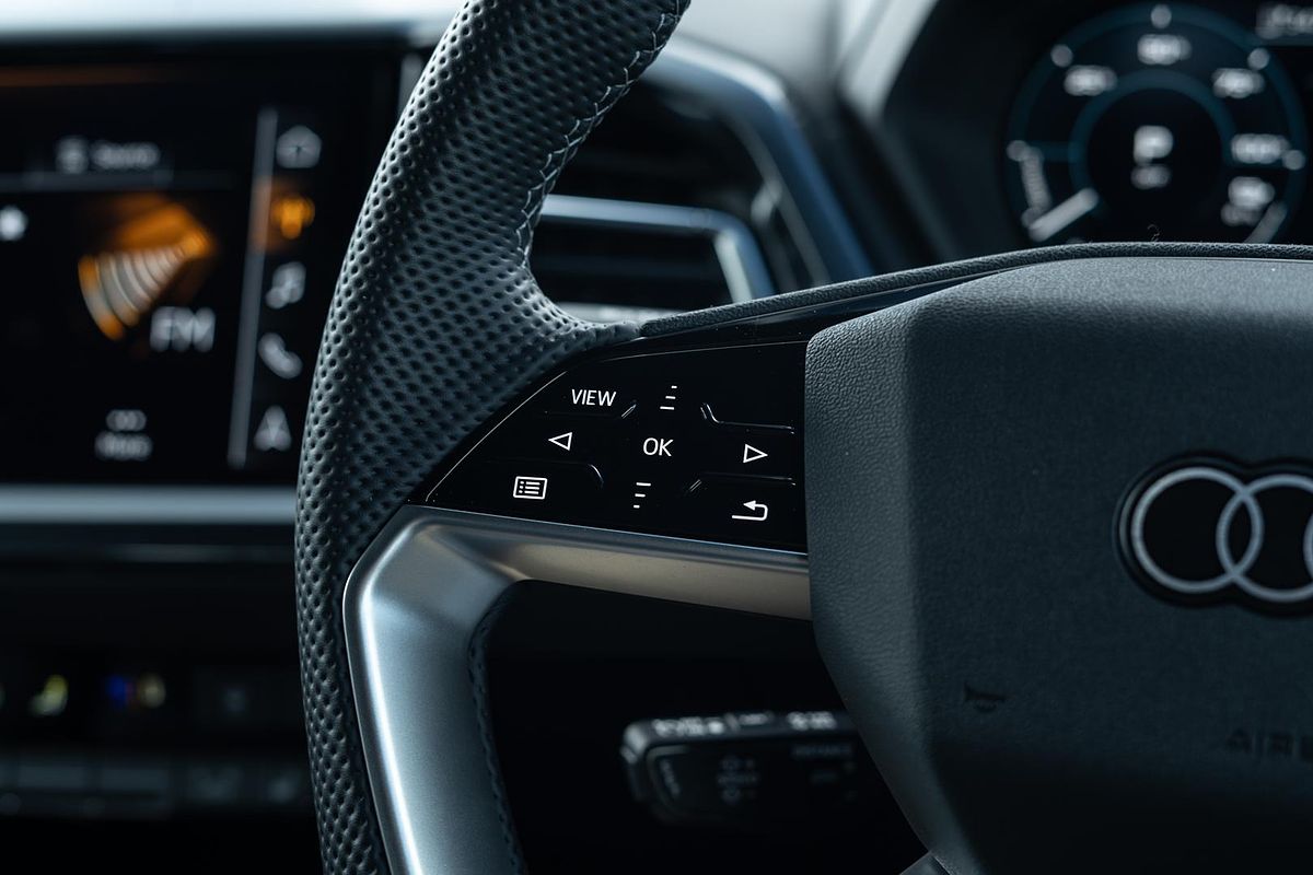 2024 Audi Q4 e-tron 55 F4
