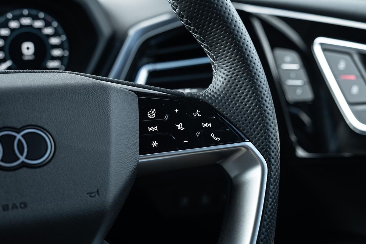 2024 Audi Q4 e-tron 55 F4