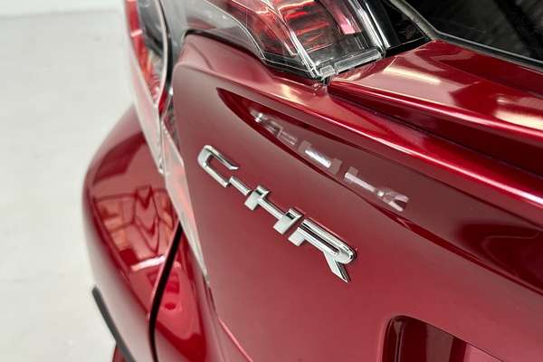 2017 Toyota C-HR ZYX10