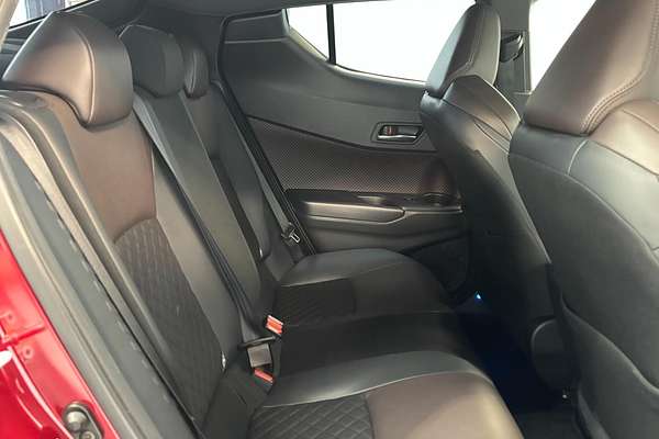 2017 Toyota C-HR ZYX10