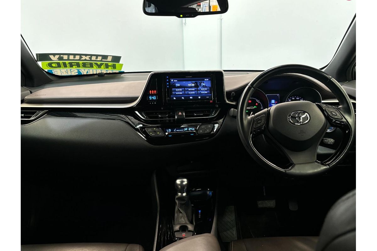 2017 Toyota C-HR ZYX10