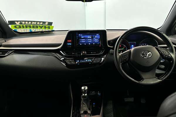 2017 Toyota C-HR ZYX10