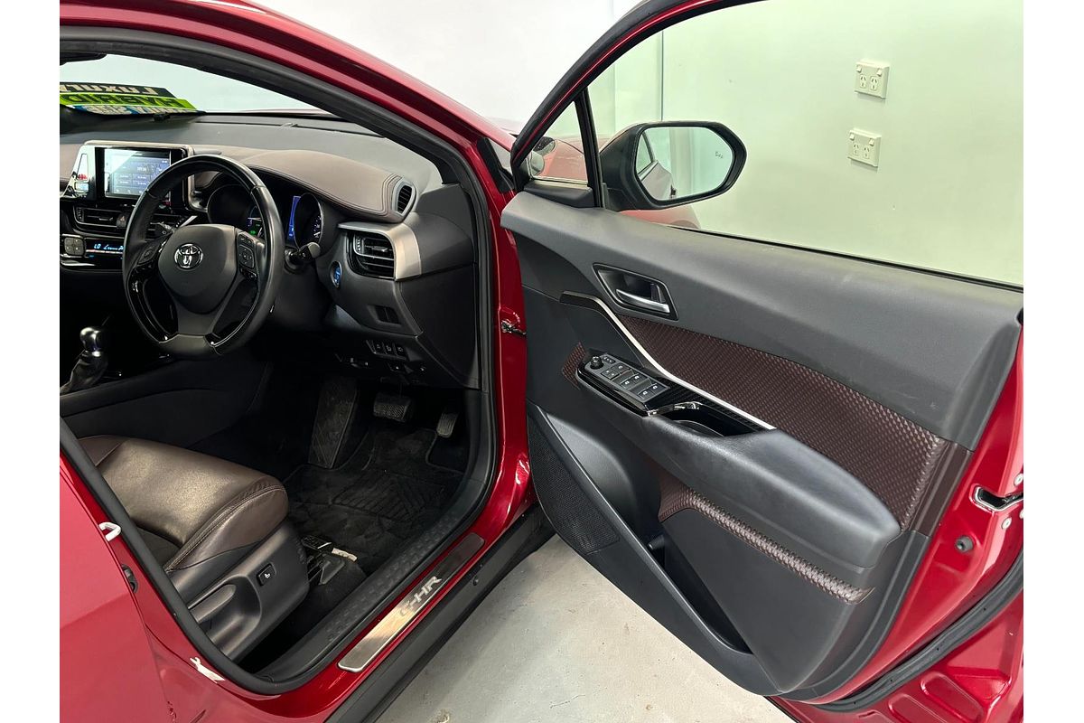 2017 Toyota C-HR ZYX10