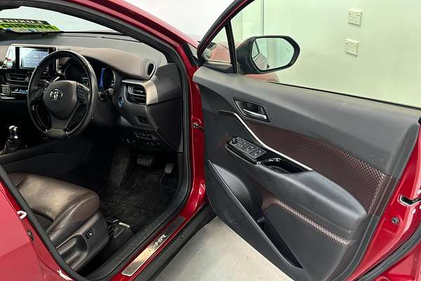 2017 Toyota C-HR ZYX10
