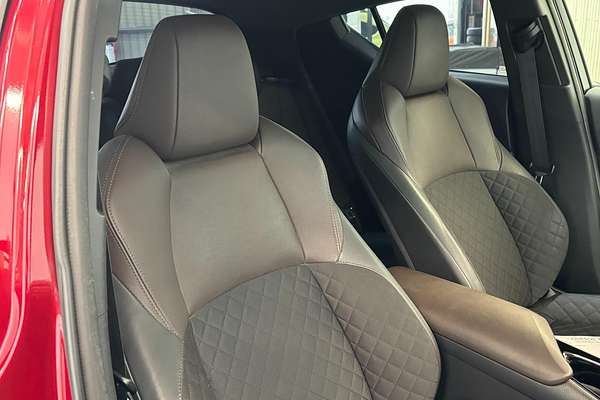 2017 Toyota C-HR ZYX10