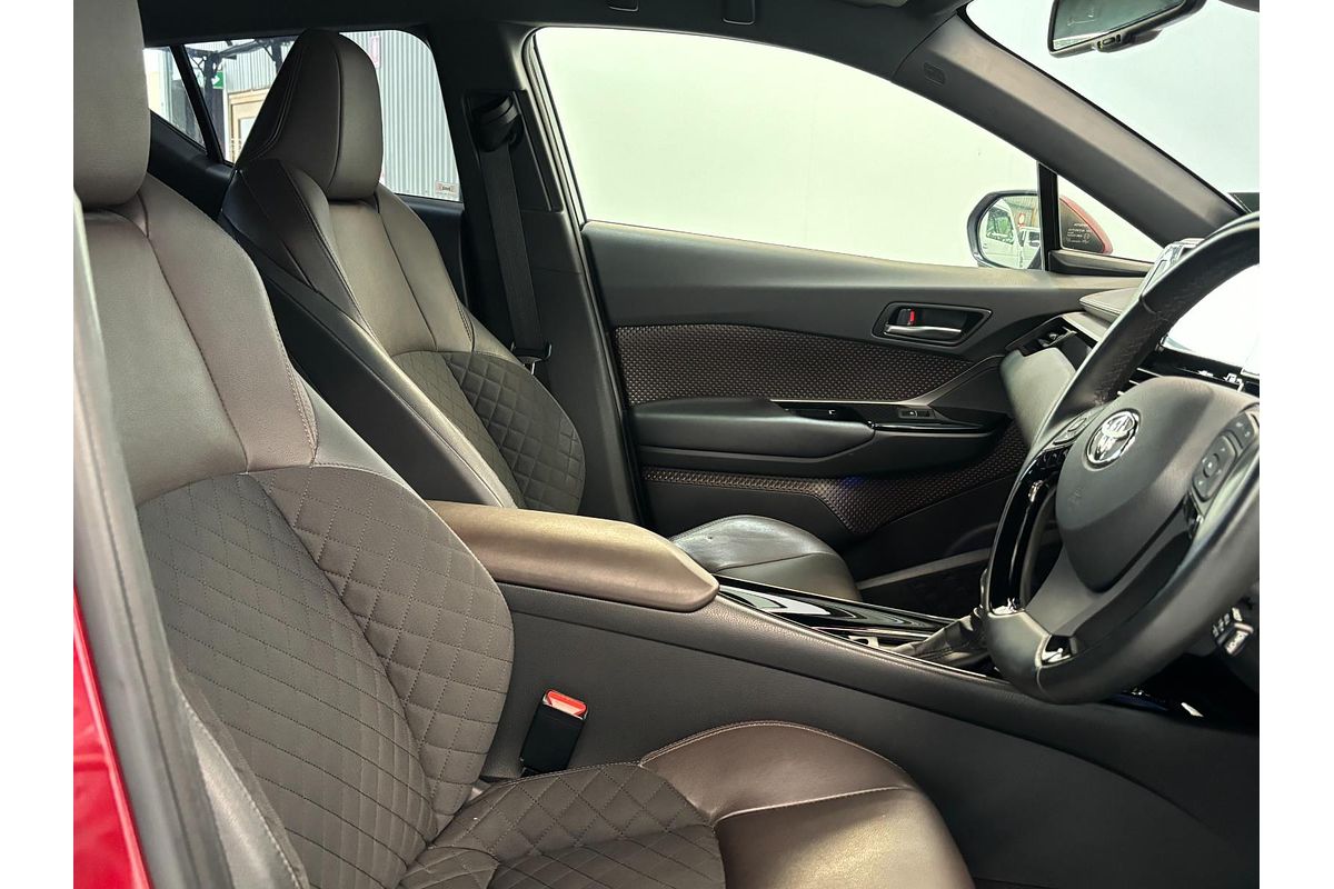 2017 Toyota C-HR ZYX10