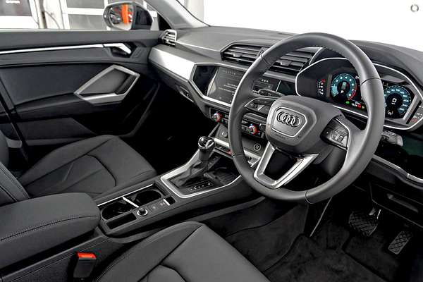 2024 Audi Q3 35 TFSI Dynamic Black F3