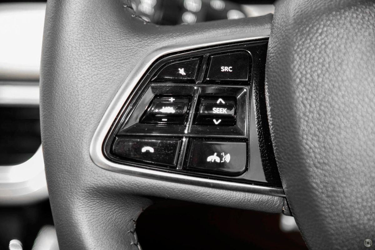 2023 Mahindra XUV700 AX7L