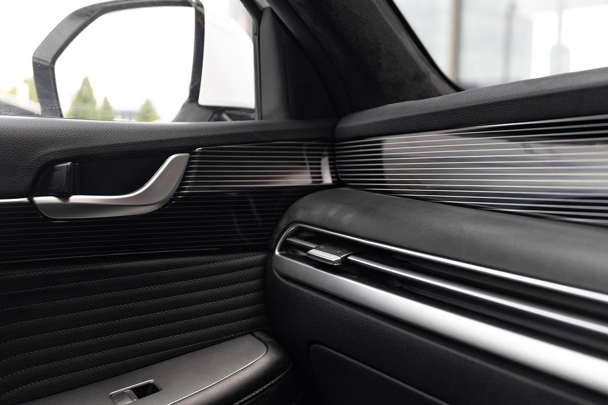 2024 Hyundai Palisade Calligraphy Black Ink LX2.V5