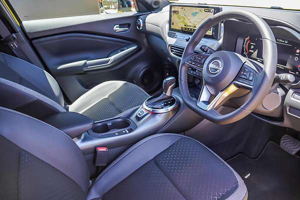 2024 Nissan JUKE ST-L F16