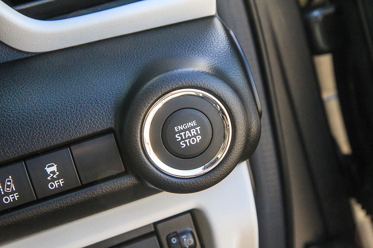 2024 Suzuki Swift Hybrid Plus UZ