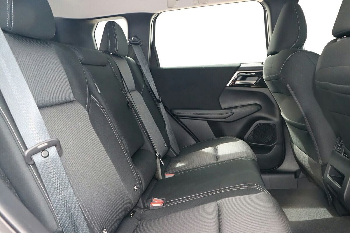 2024 Mitsubishi Outlander ES ZM