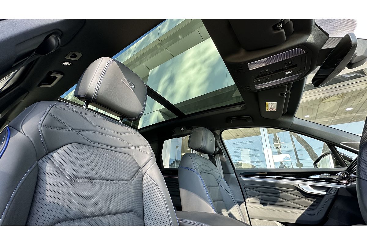 2024 Volkswagen Touareg R RC