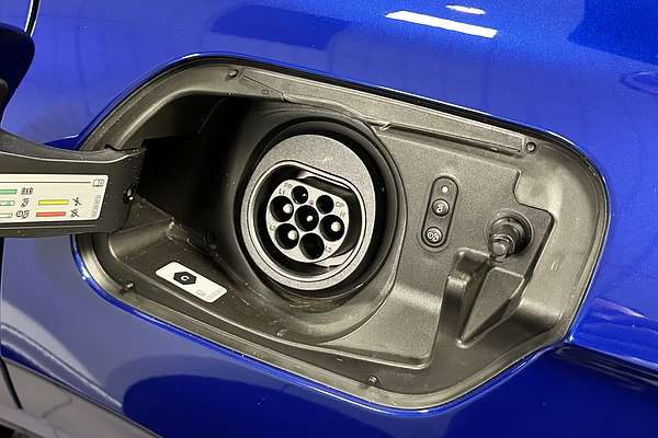 2024 Volkswagen Touareg R RC