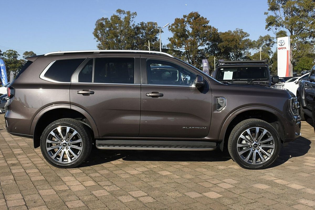 2022 Ford Everest Platinum