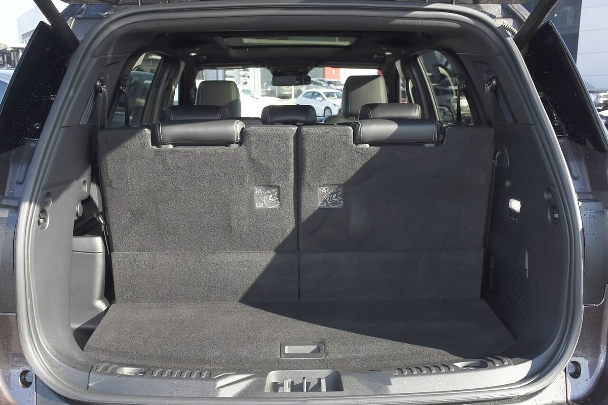 2022 Ford Everest Platinum