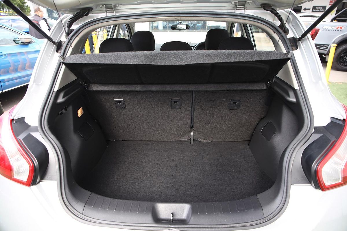 2013 Nissan Pulsar ST-L C12