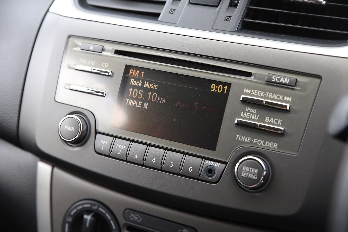 2013 Nissan Pulsar ST-L C12