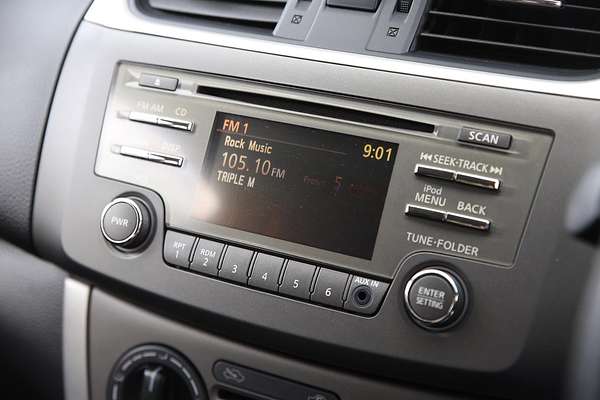 2013 Nissan Pulsar ST-L C12