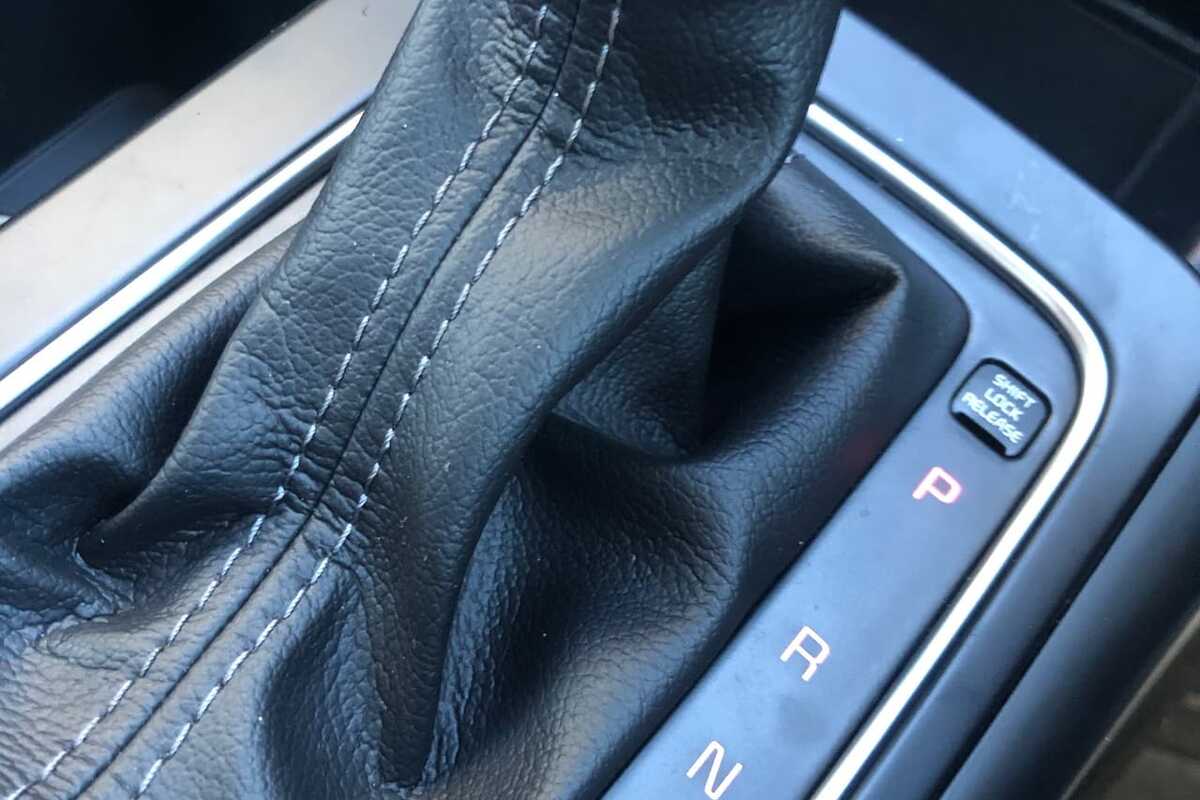2017 Kia SORENTO Si UM
