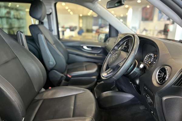 2021 Mercedes-Benz Valente 116CDI 447