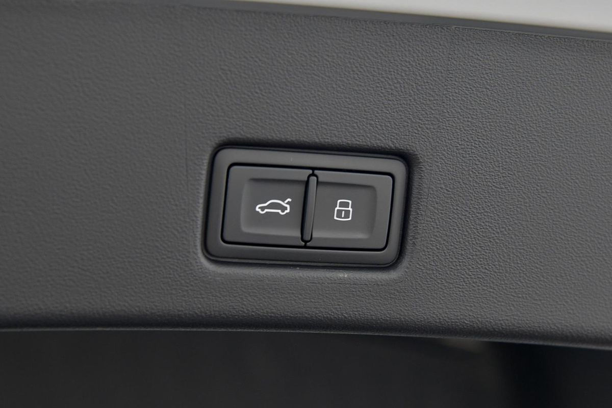 2024 Audi Q4 e-tron 55 F4