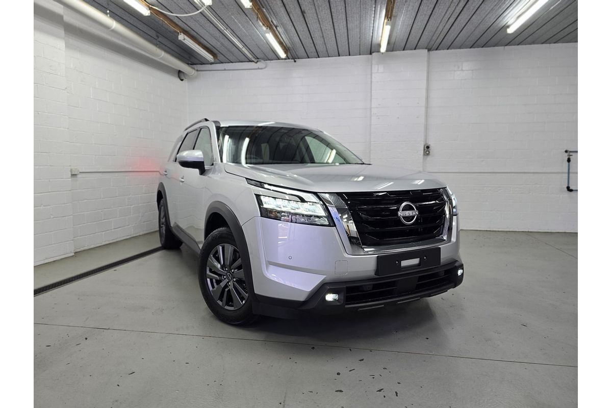Nissan PATHFINDER PET AUTO 2WD ST-L