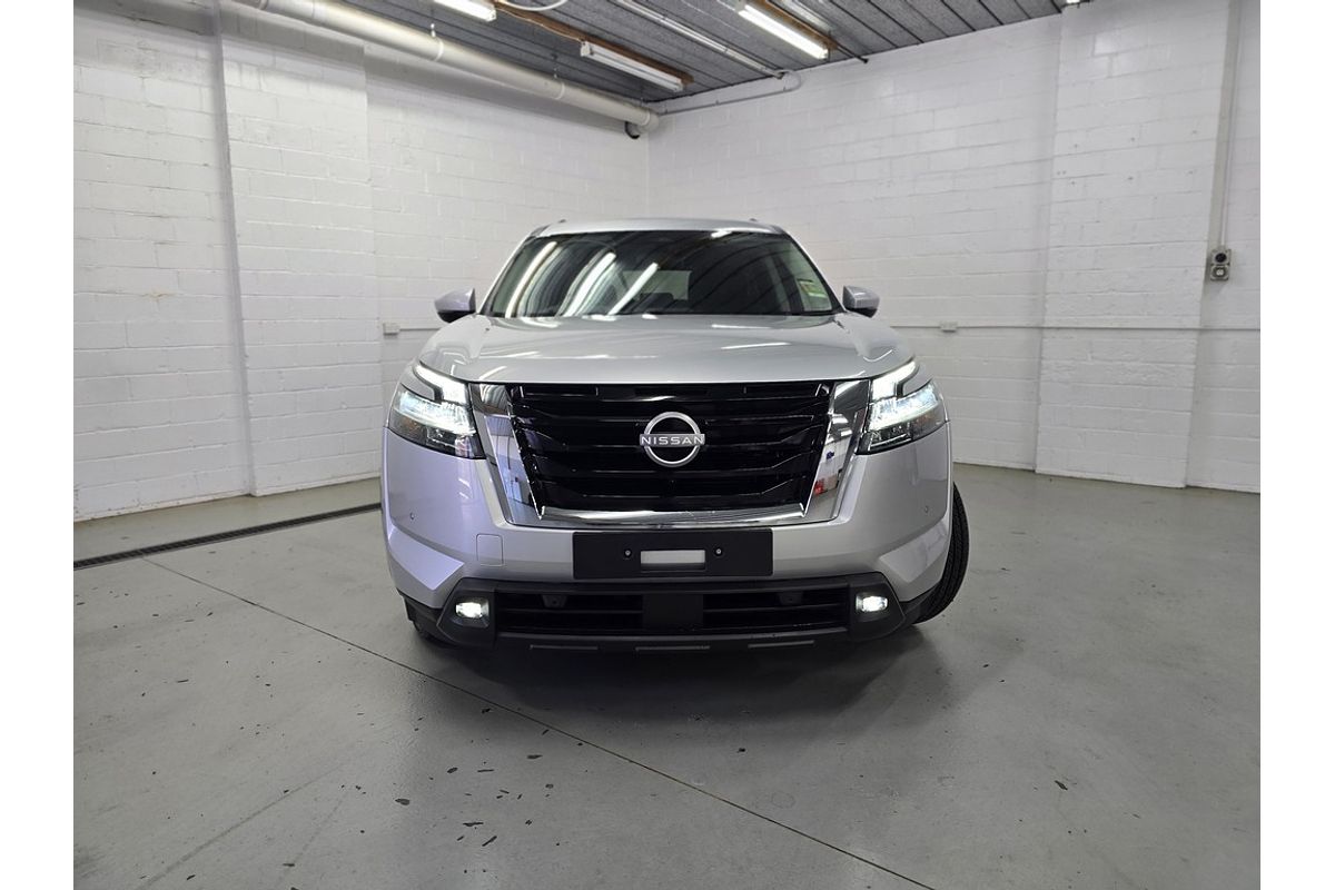 Nissan PATHFINDER PET AUTO 2WD ST-L