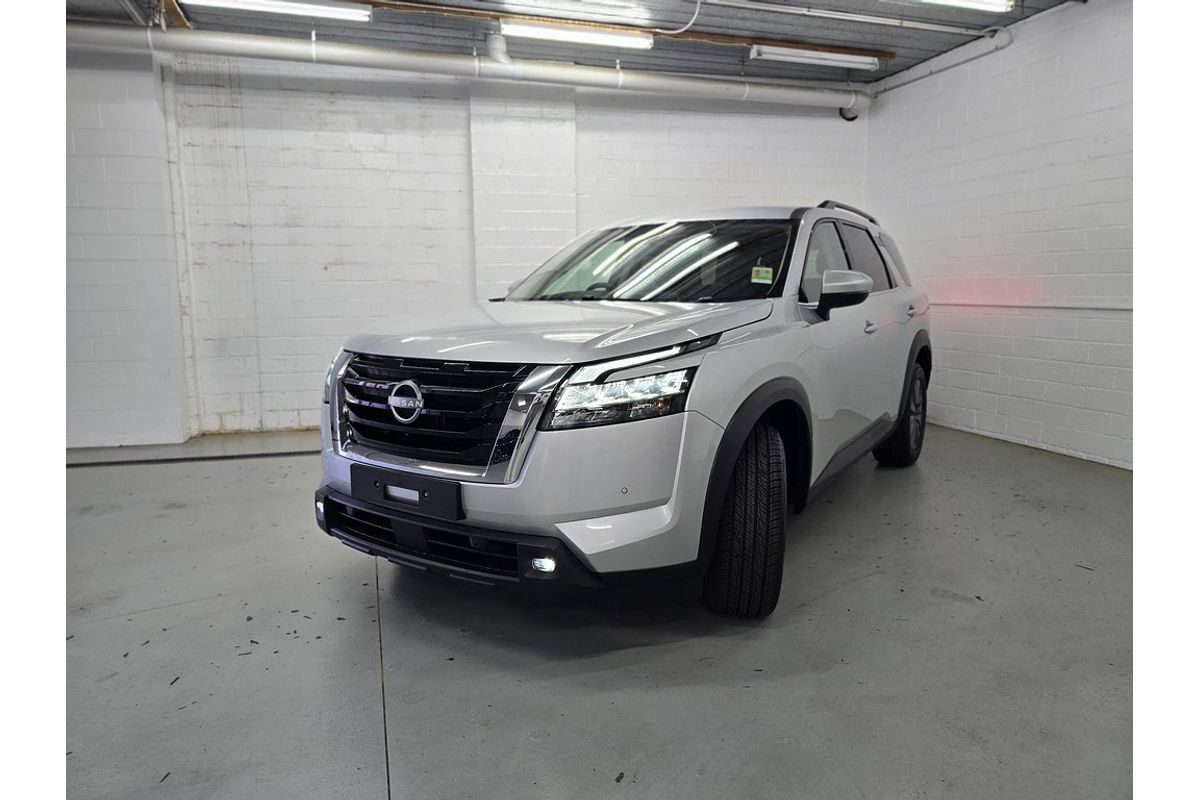 Nissan PATHFINDER PET AUTO 2WD ST-L