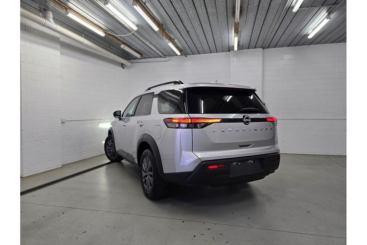Nissan PATHFINDER PET AUTO 2WD ST-L