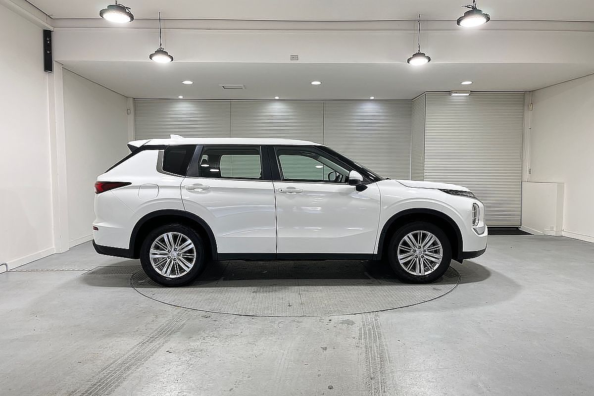 2021 Mitsubishi Outlander ES ZM