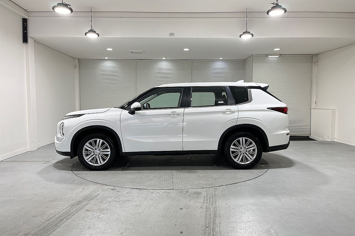 2021 Mitsubishi Outlander ES ZM
