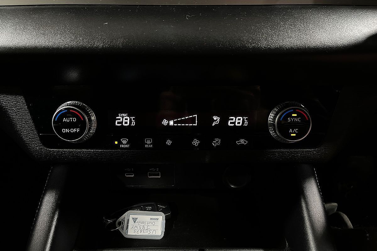 2021 Mitsubishi Outlander ES ZM