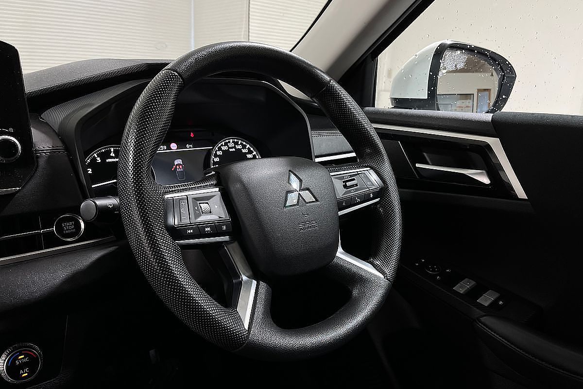 2021 Mitsubishi Outlander ES ZM