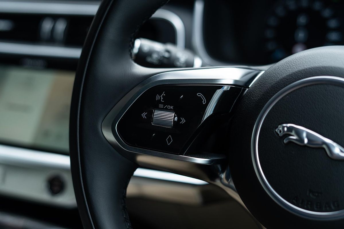 2023 Jaguar I-PACE EV400 HSE X590
