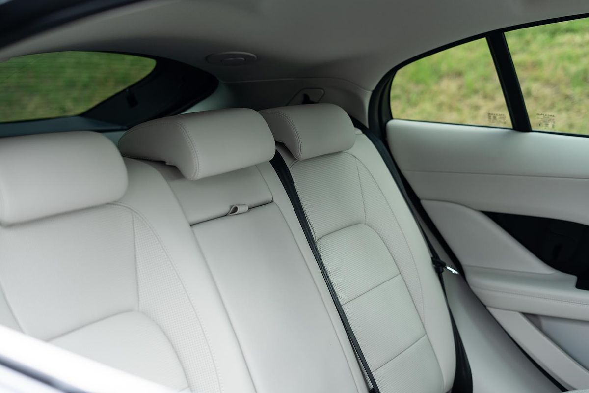 2023 Jaguar I-PACE EV400 HSE X590