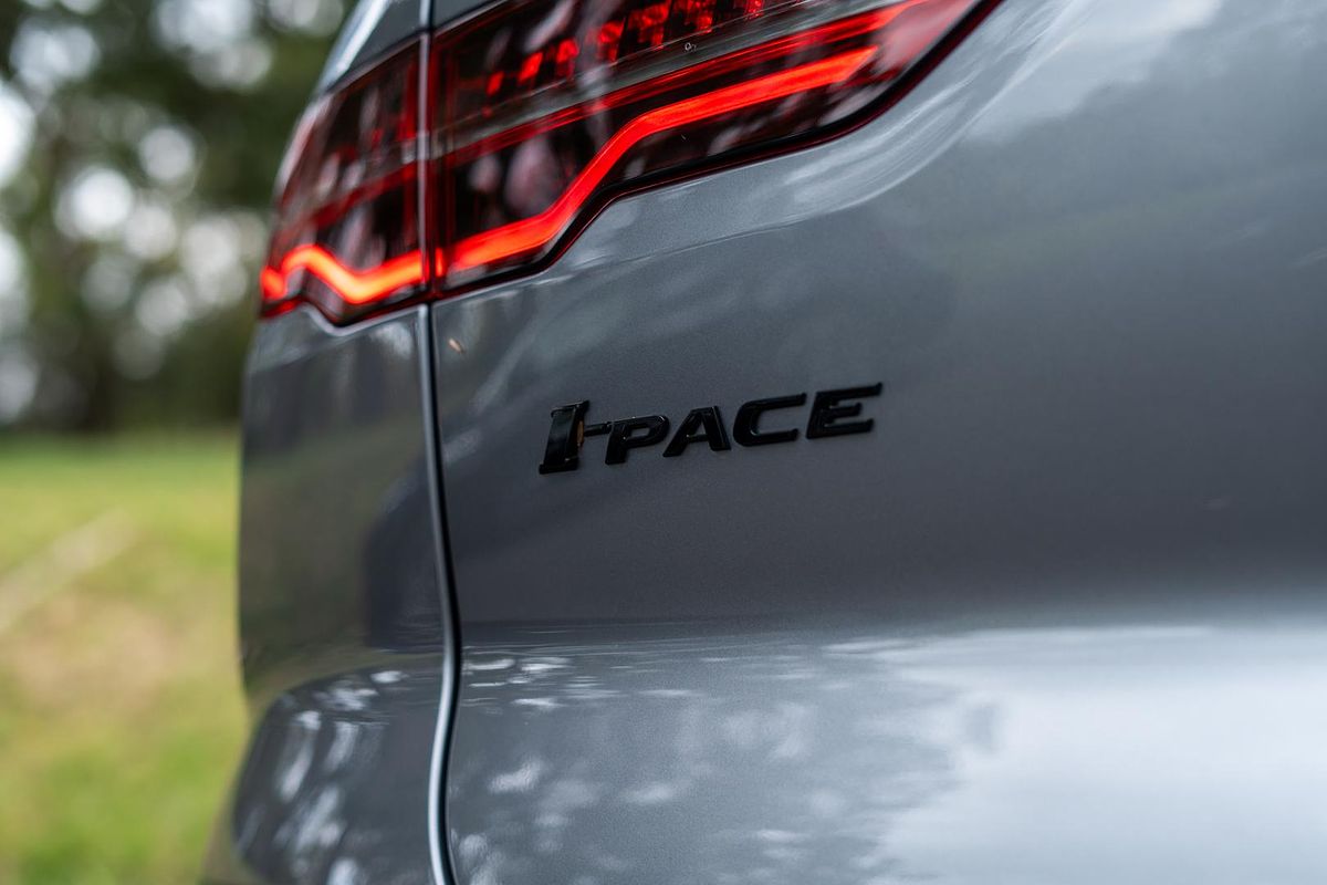 2023 Jaguar I-PACE EV400 HSE X590