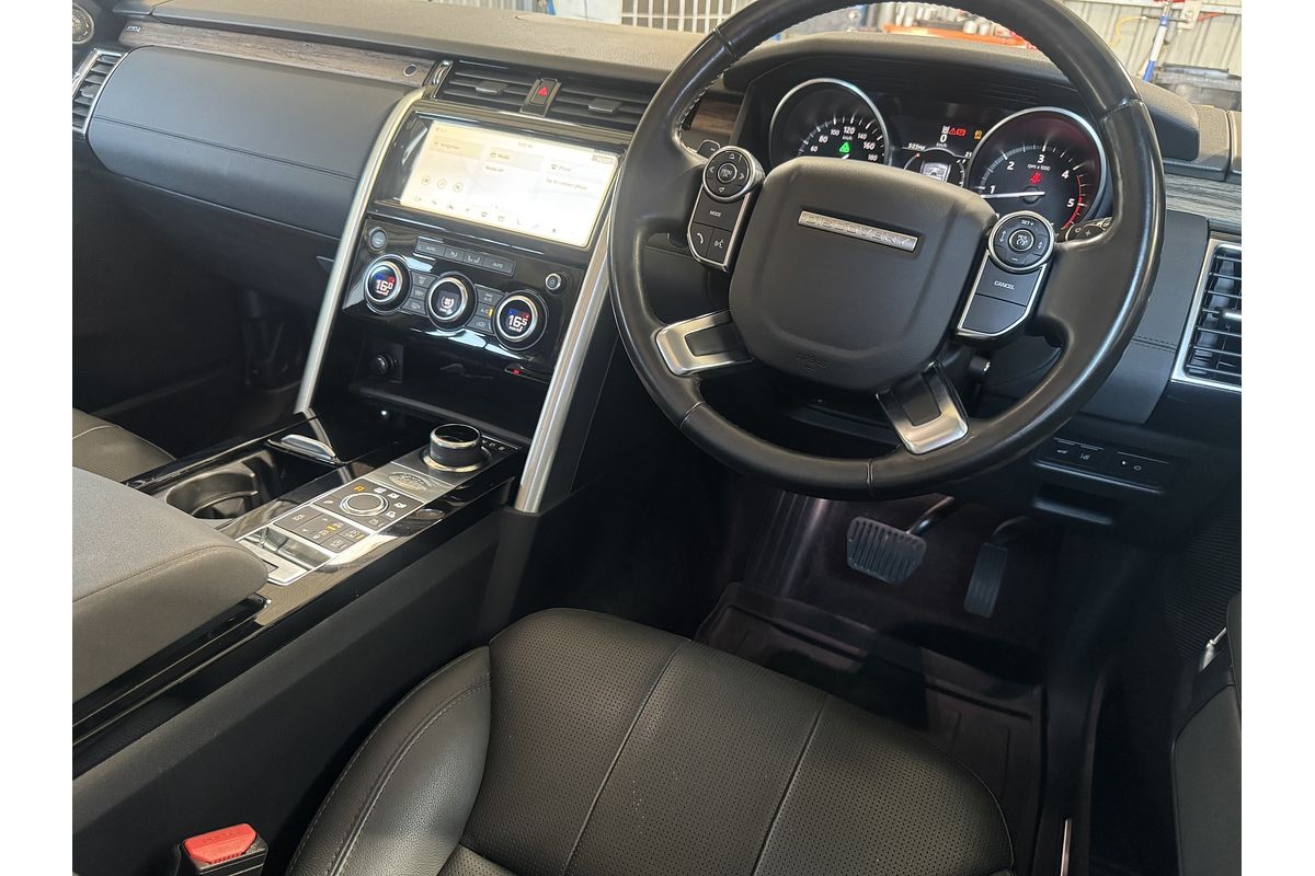 2017 Land Rover Discovery TD6 HSE Series 5