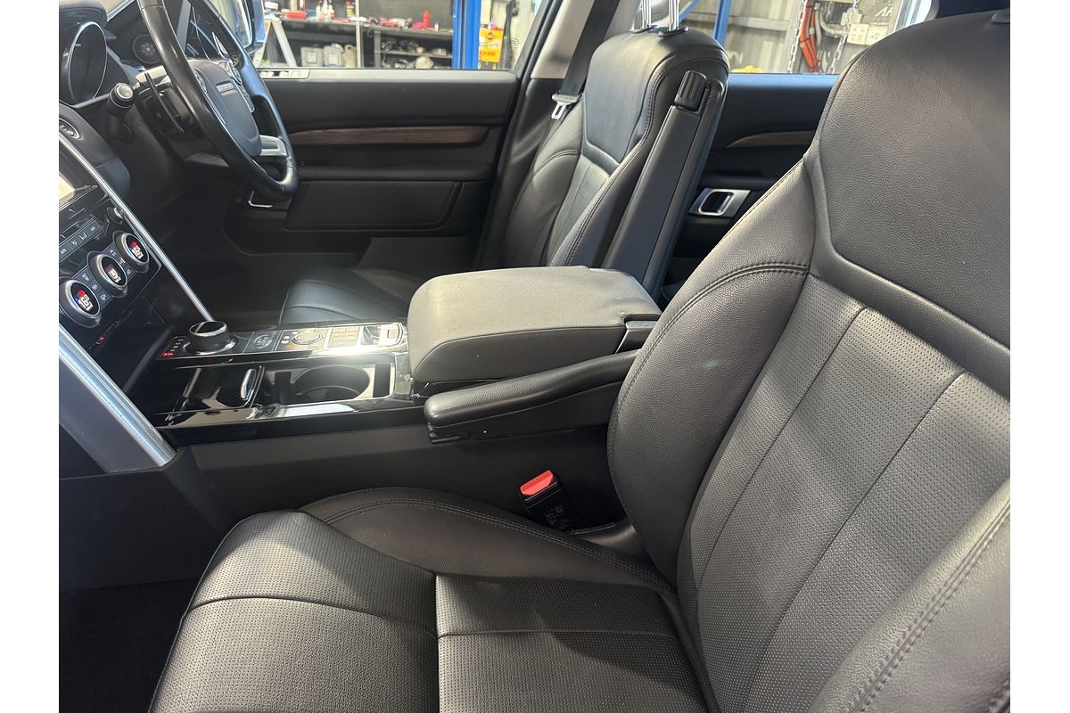 2017 Land Rover Discovery TD6 HSE Series 5