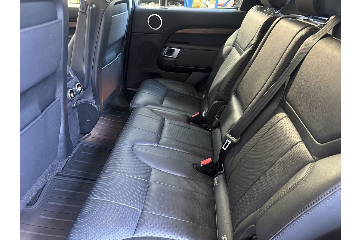 2017 Land Rover Discovery TD6 HSE Series 5