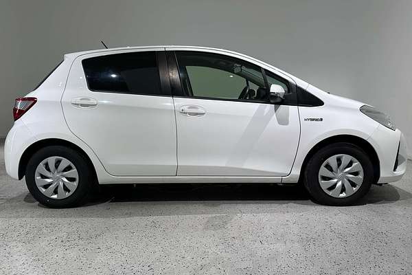 2019 Toyota Vitz Hybrid F NHP130